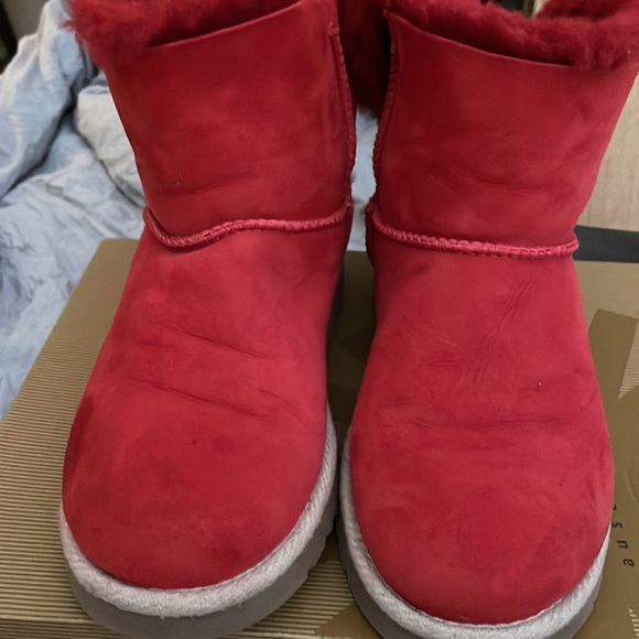 Red Ugg Selene size 7 in good condition - Picture 2 of 6